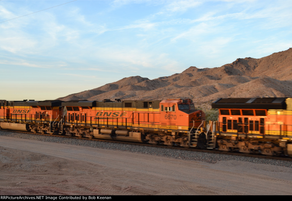 BNSF 6670